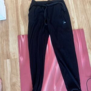 ALO Yoga Black Jogger ribbed sweats
